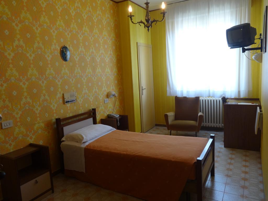 Hotel Saturno Chianciano Terme Luaran gambar