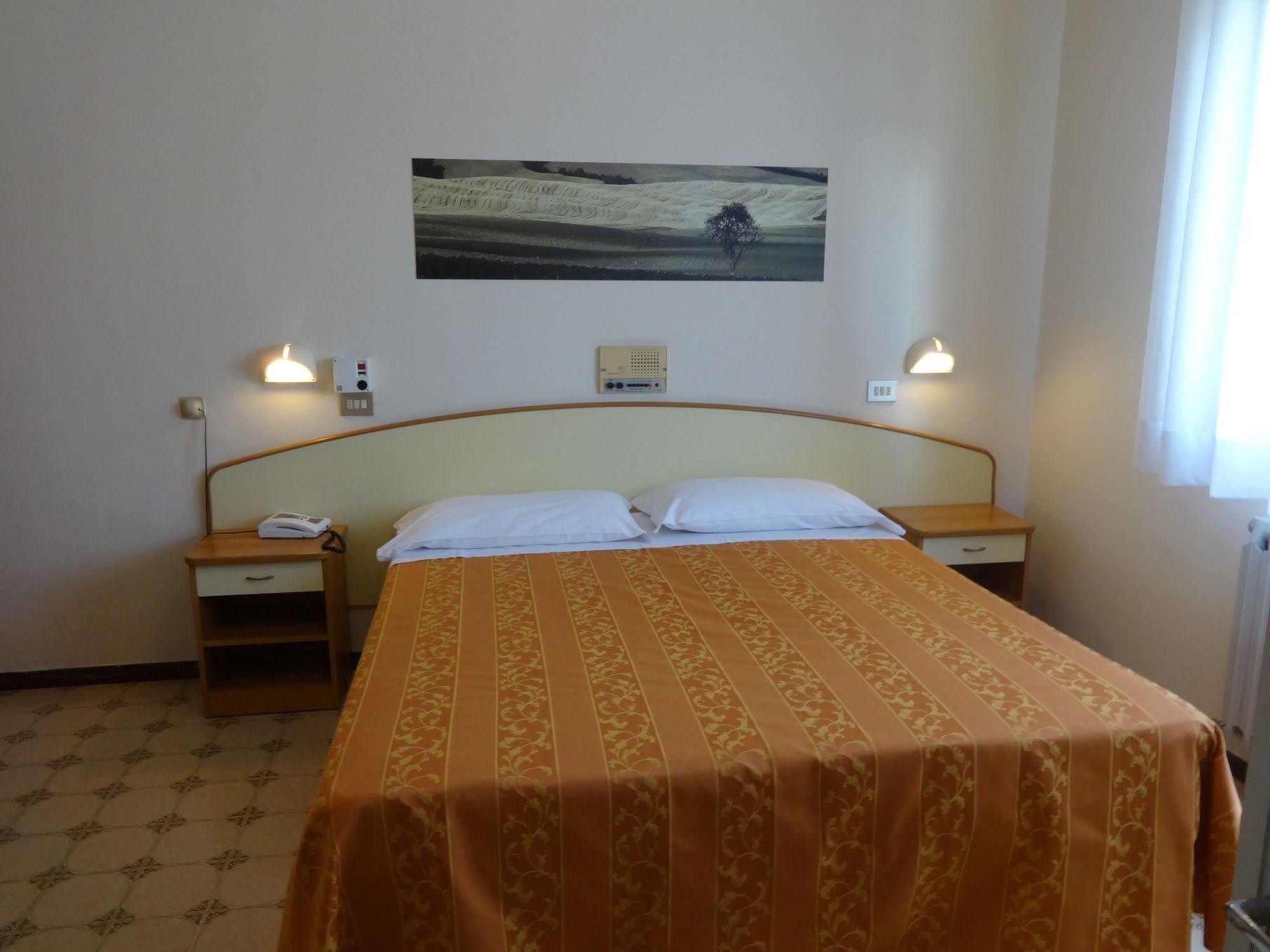 Hotel Saturno Chianciano Terme Luaran gambar